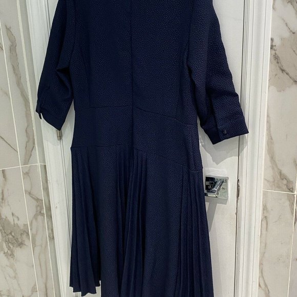 Wrong Side Of Right Women’s Navy Blue Pleated Front Animal Print Dress Size L - Picture 9 of 11